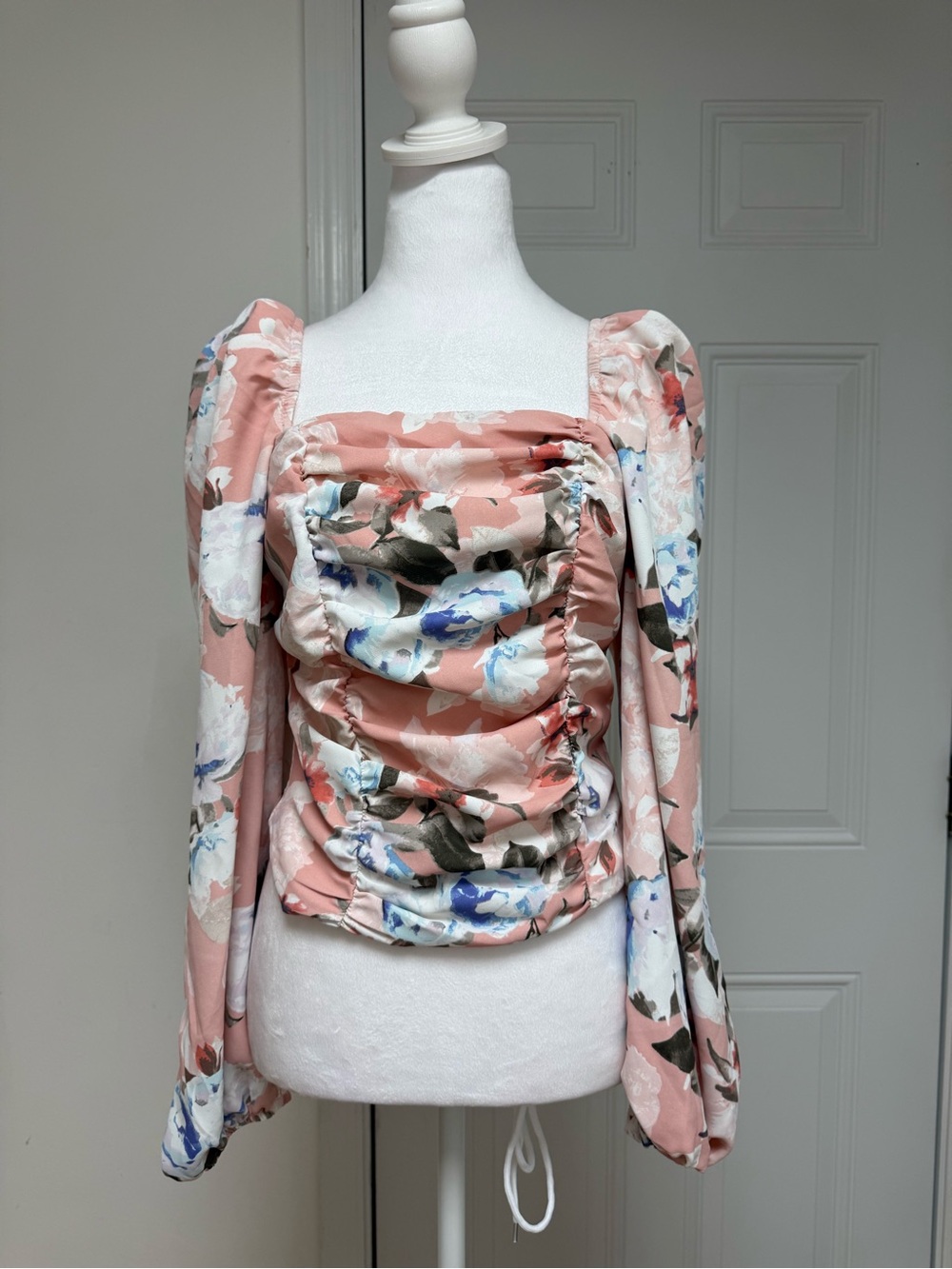 EXPRESS - Floral pink top 
NWT Size - Small